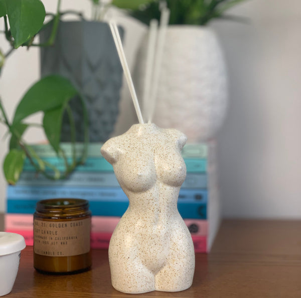 Aphrodite Home Oil Diffuser with 40ml + 5 sticks