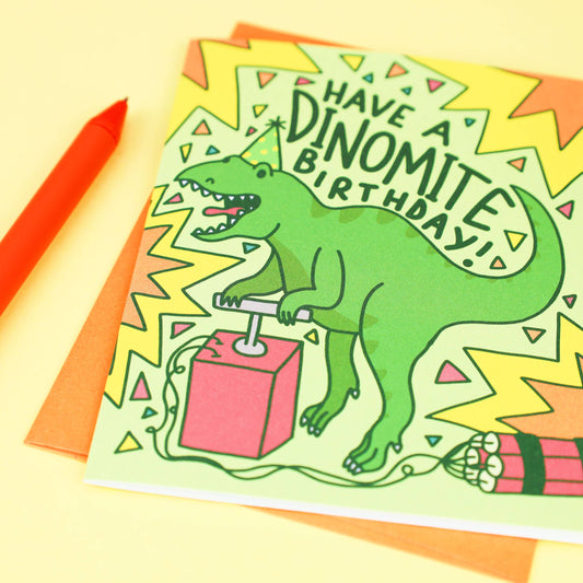Tarjeta de cumpleaños del dinosaurio T-Rex "Que tengas un cumpleaños Dinomite"