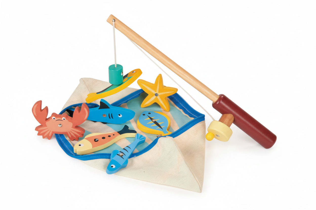 Mentari Bambino: JEU DE PÊCHE 27,5x9x5,5cm, avec canne à pêche en bois et 7 créatures marines magnétiques, dans une trousse zippée avec intérieur en vagues bleues, en bois, en boîte, 3+