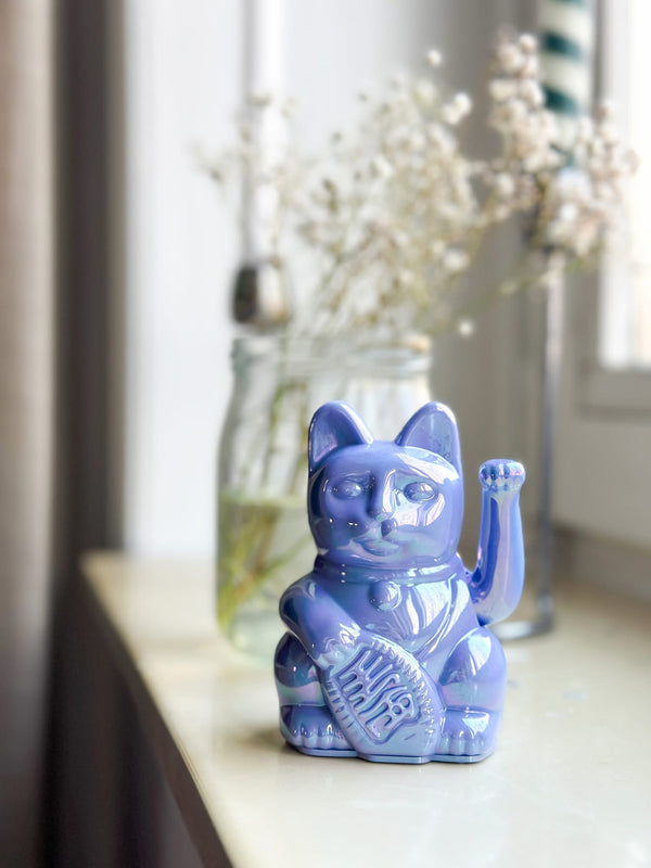 Chat Chanceux Bleu Brillant “Avara”