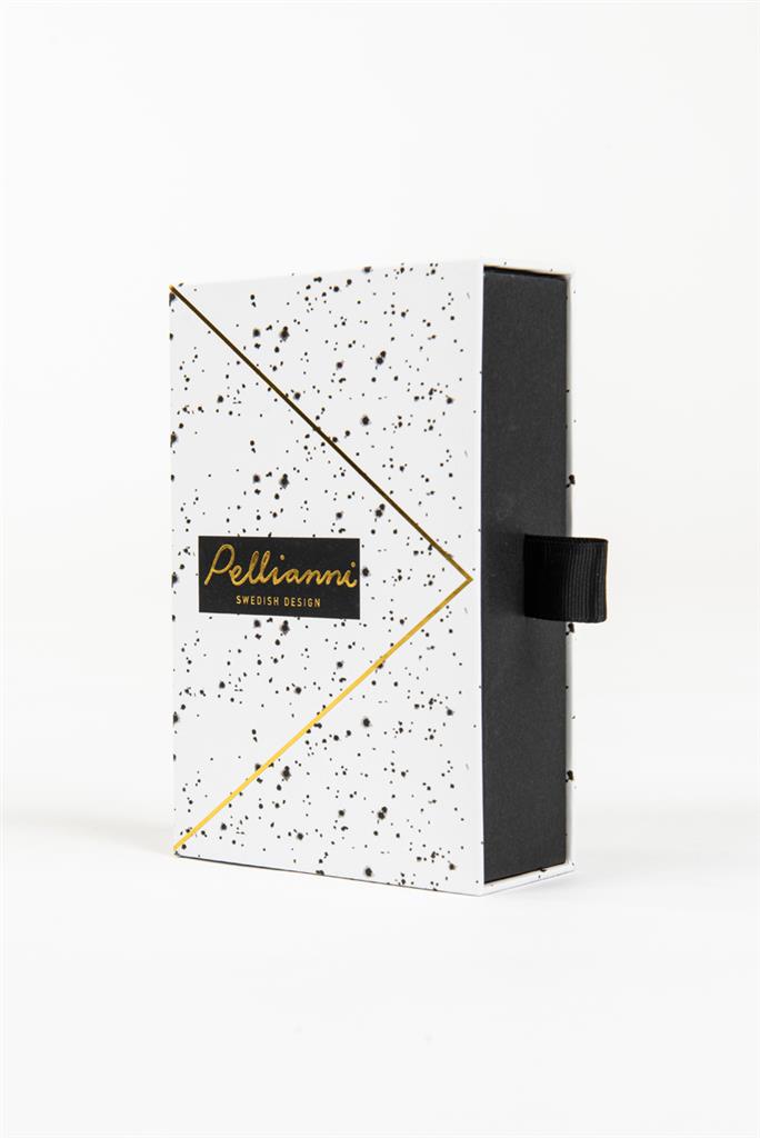 El anillo de dentición de cohetes contrasta