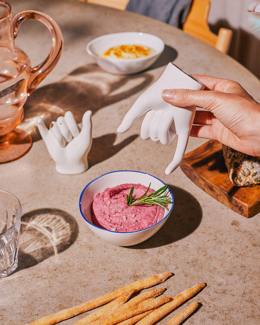 Amicizia con mani di sale e pepe