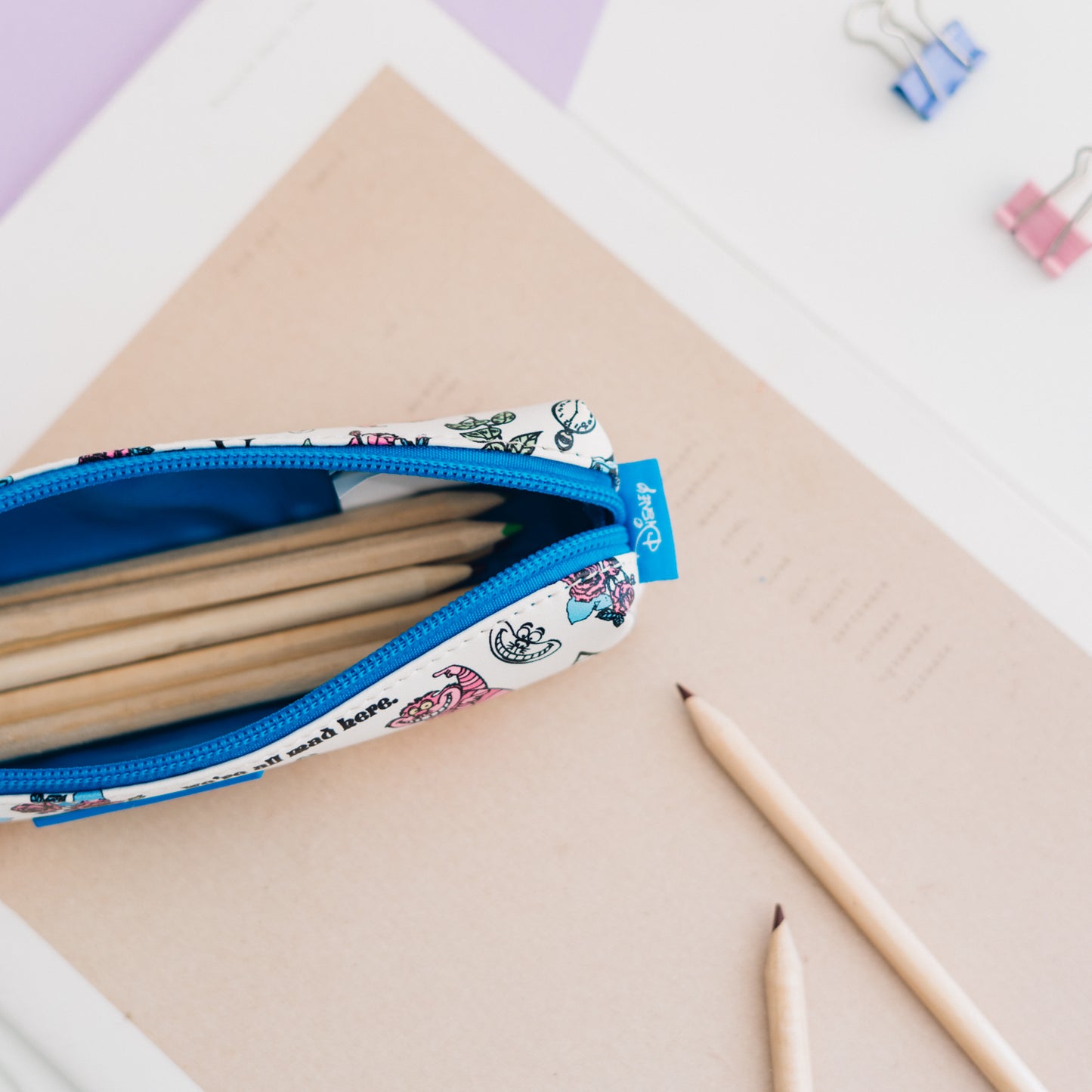 Estuche rectangular para lápices Disney - Alicia en el País de las Maravillas