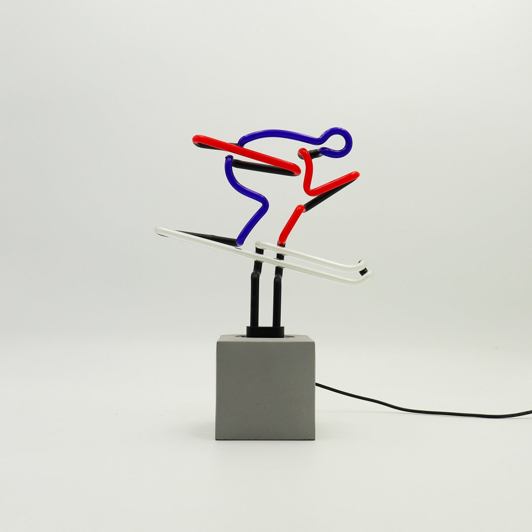 Panneau néon "Ski" rouge, bleu et blanc