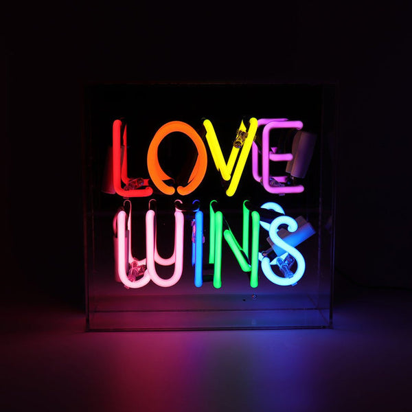 Néon LOVE WINS Locomocean | Boutique d'objets cadeaux designs