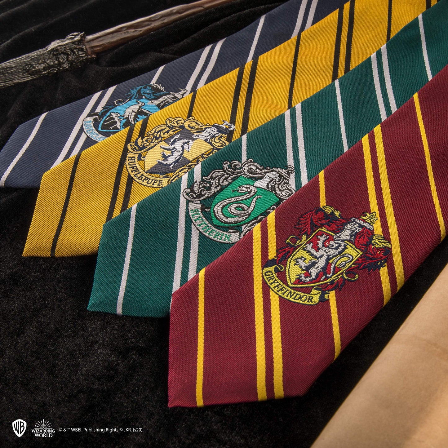 Gryffindor Woven Crest Tie Adults