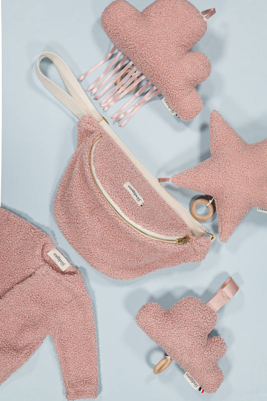 Plátano cambiante y esponjoso de color rosa