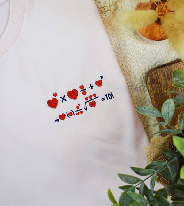 T-shirt Brodé - L'amour en Formule - t-shirt brodé Juste un T-shirt