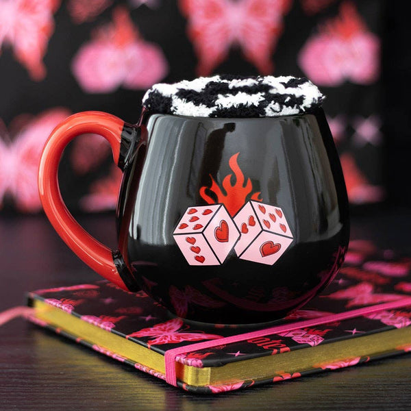 Rebel Romance Mok & Sokken Cadeauset – Vlammende Dobbelstenen