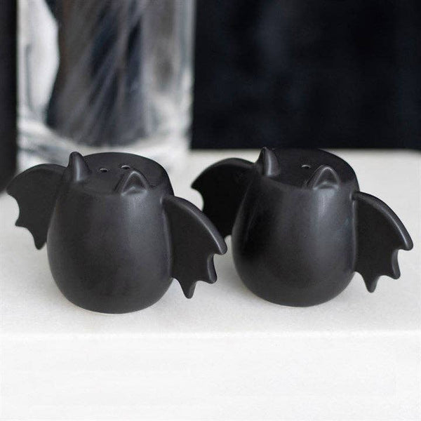 Saliera e pepiera gotiche a forma di ali di pipistrello per Halloween