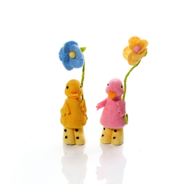 Canards en feutre « Bunny Hops » tenant une fleur 2-Pack