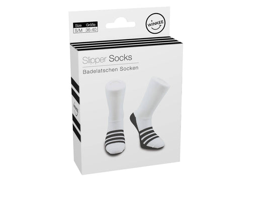 Calcetines y sandalias