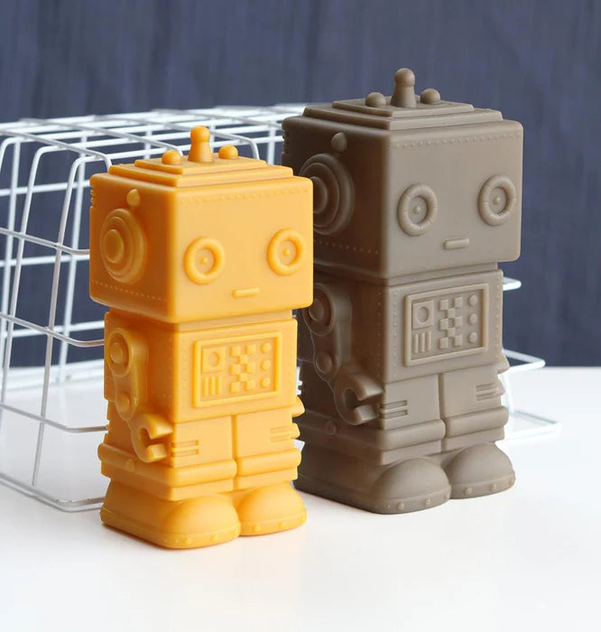 Mealheiro em forma de robô castanho
