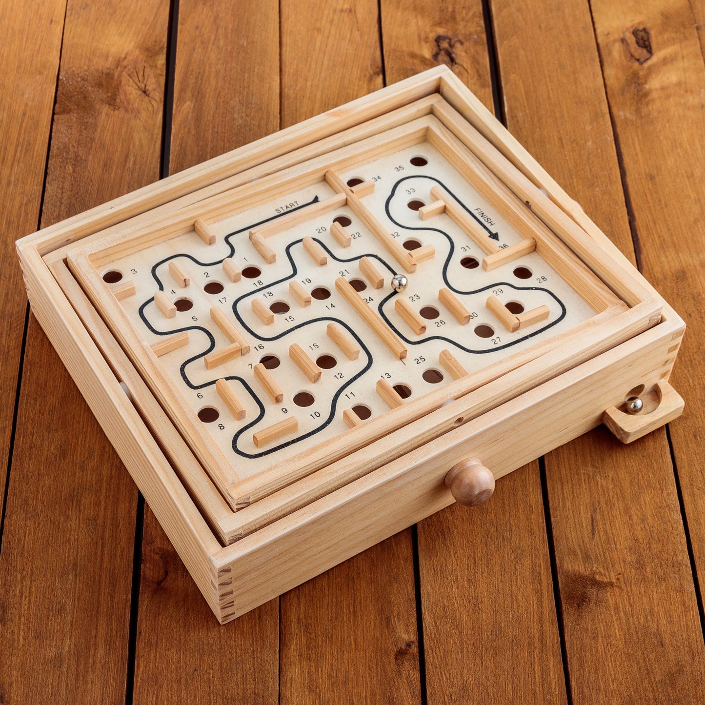 LABYRINTHE EN BOIS