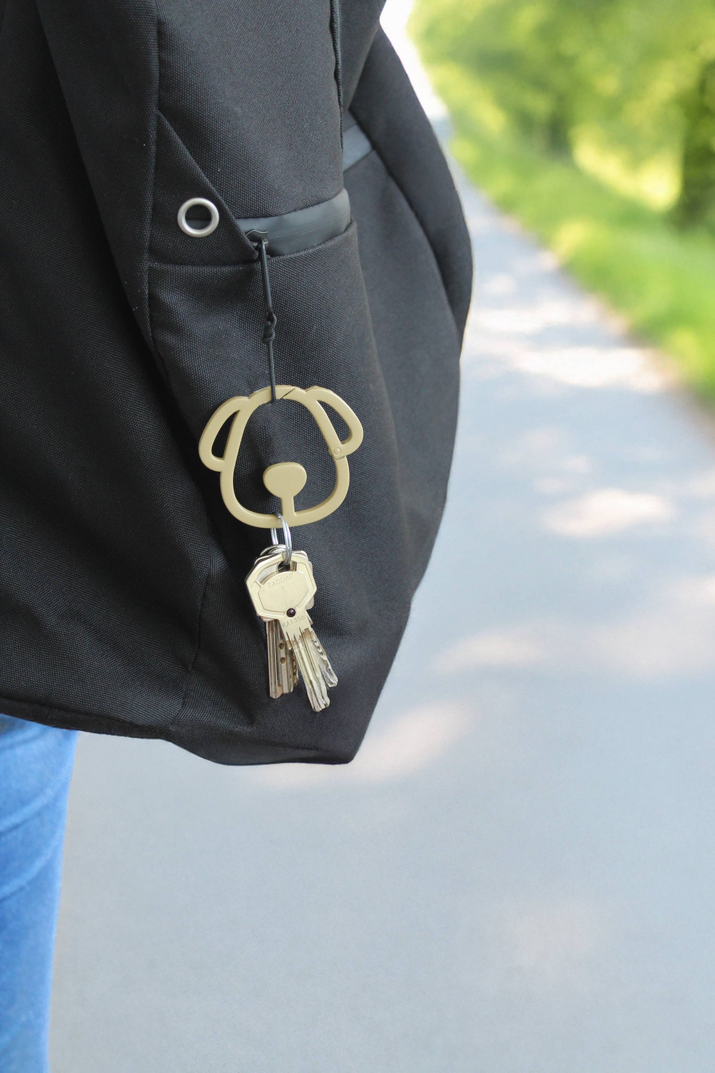 Set of brown/beige dog carabiners