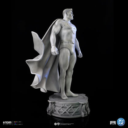 Superman Statue (Marble Version) - DC Trinity - Legacy Replica 1/4 - Iron Studios