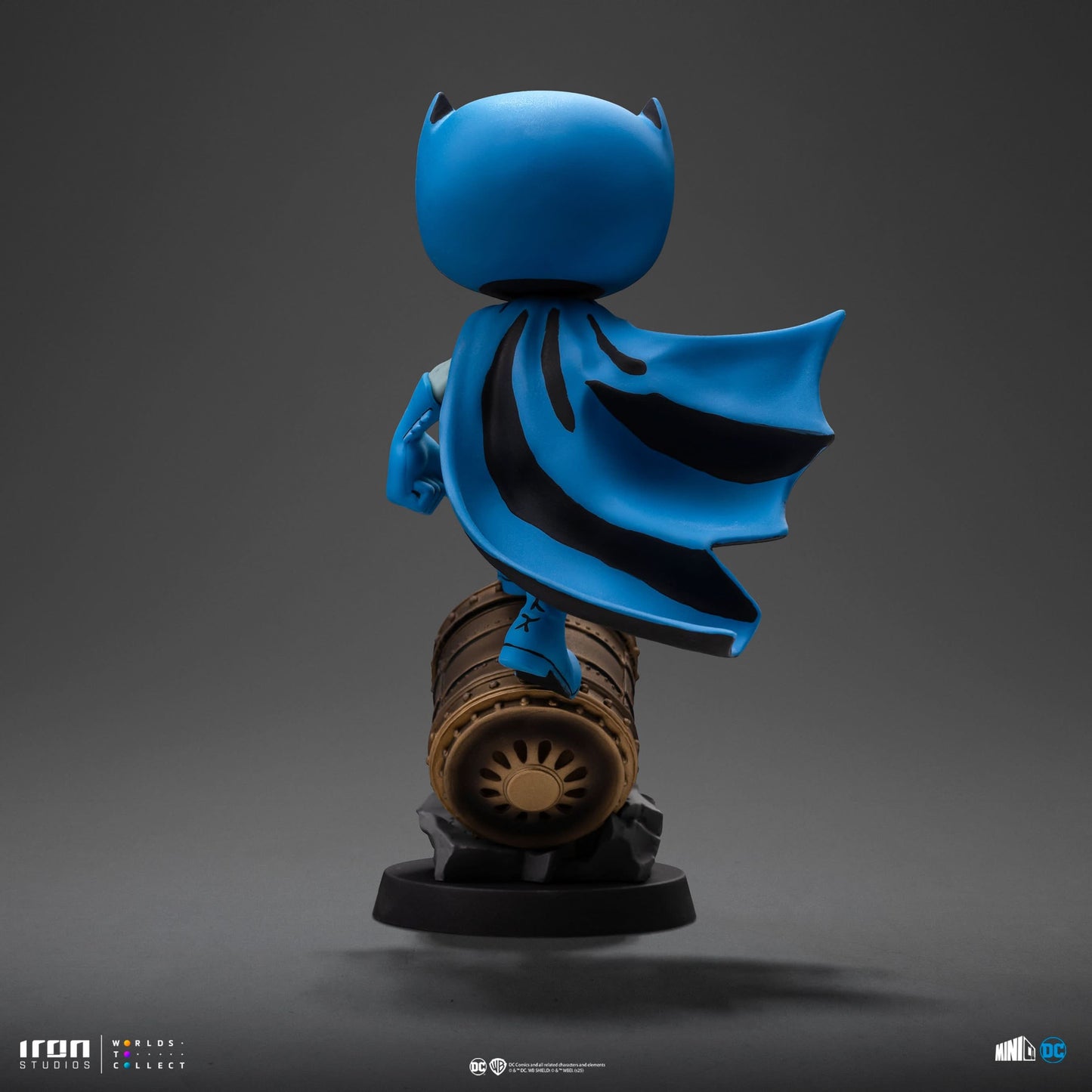 Batman (Blue Version) Statue - DC Comics - Minico - Iron Studios