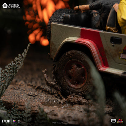 T-Rex Chase Statue - Jurassic Park - Demi Art Scale 1/20 - Iron Studios
