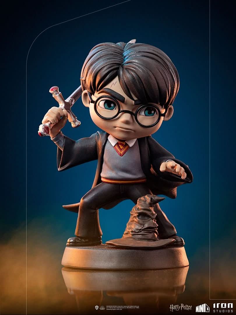 Figurine Harry Potter with Sword of Gryffindor - Harry Potter - Mini Co.