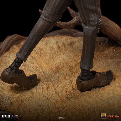 Geppetto & Pinocchio Deluxe Statue (Signed Version) - Pinocchio - Art Scale 1/10 - Iron Studios