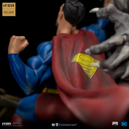 Superman vs. Doomsday Statue - DC Comics - Art Scale 1/10 - Iron Studios