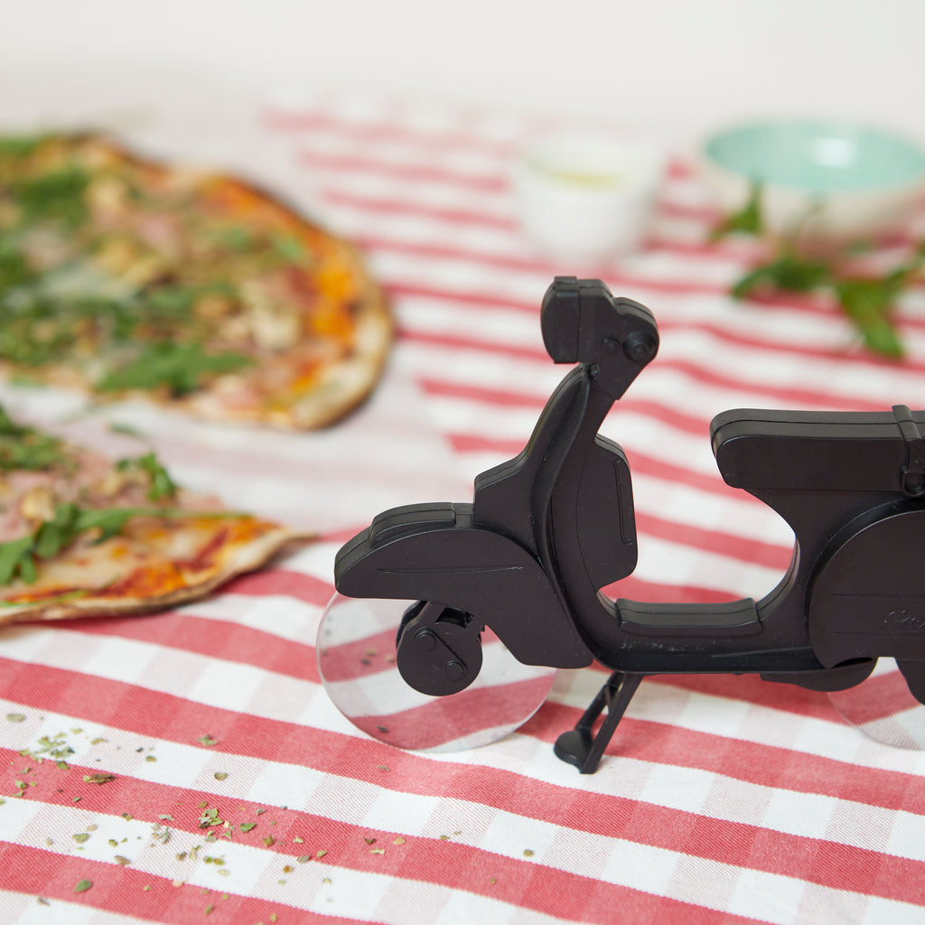 Roulette à pizza Scooter