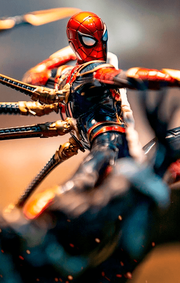 Statue Iron Spider Vs Outrider - Avengers: Endgame - Art Scale - Marvel Comics