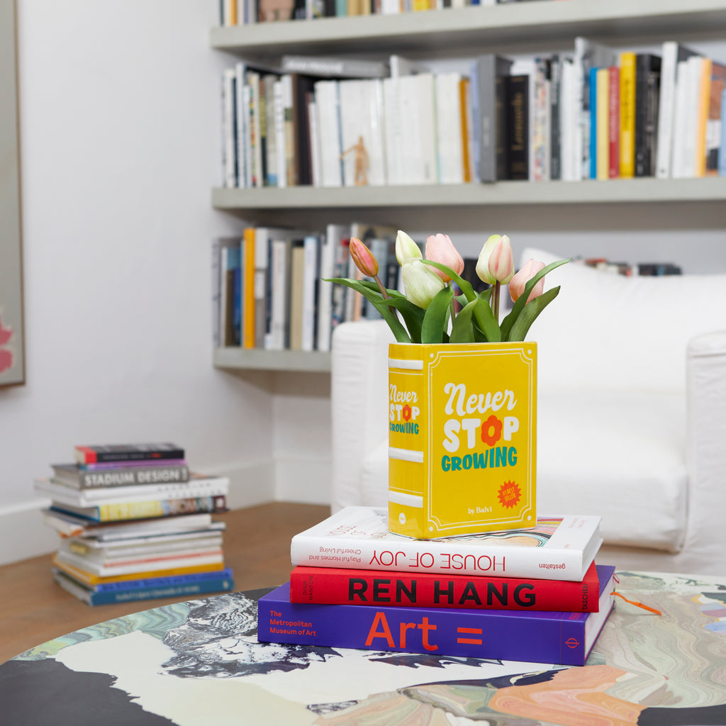 Vase Book