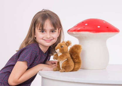 Brinquedo de peluche de esquilo vermelho