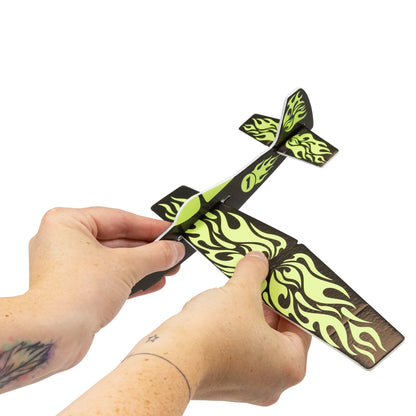 Avion planeur polychrome phosphorescent