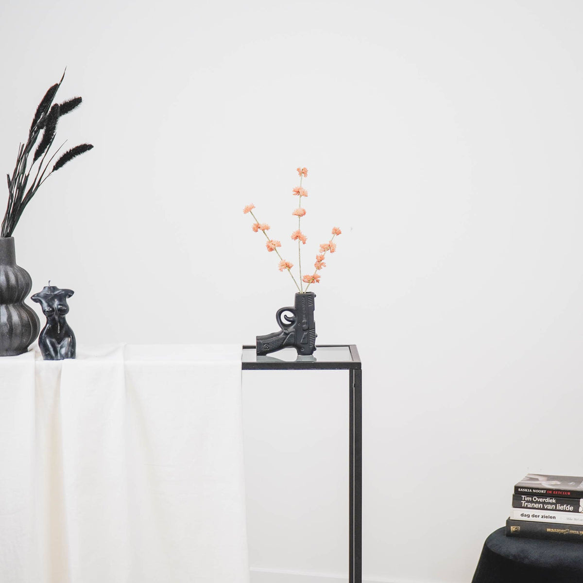 Vaso per fiori nero canna di fucile