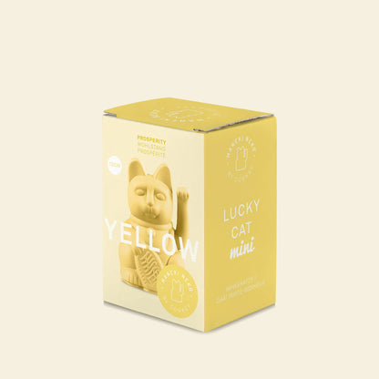 Glückliche gelbe Mini-Katze