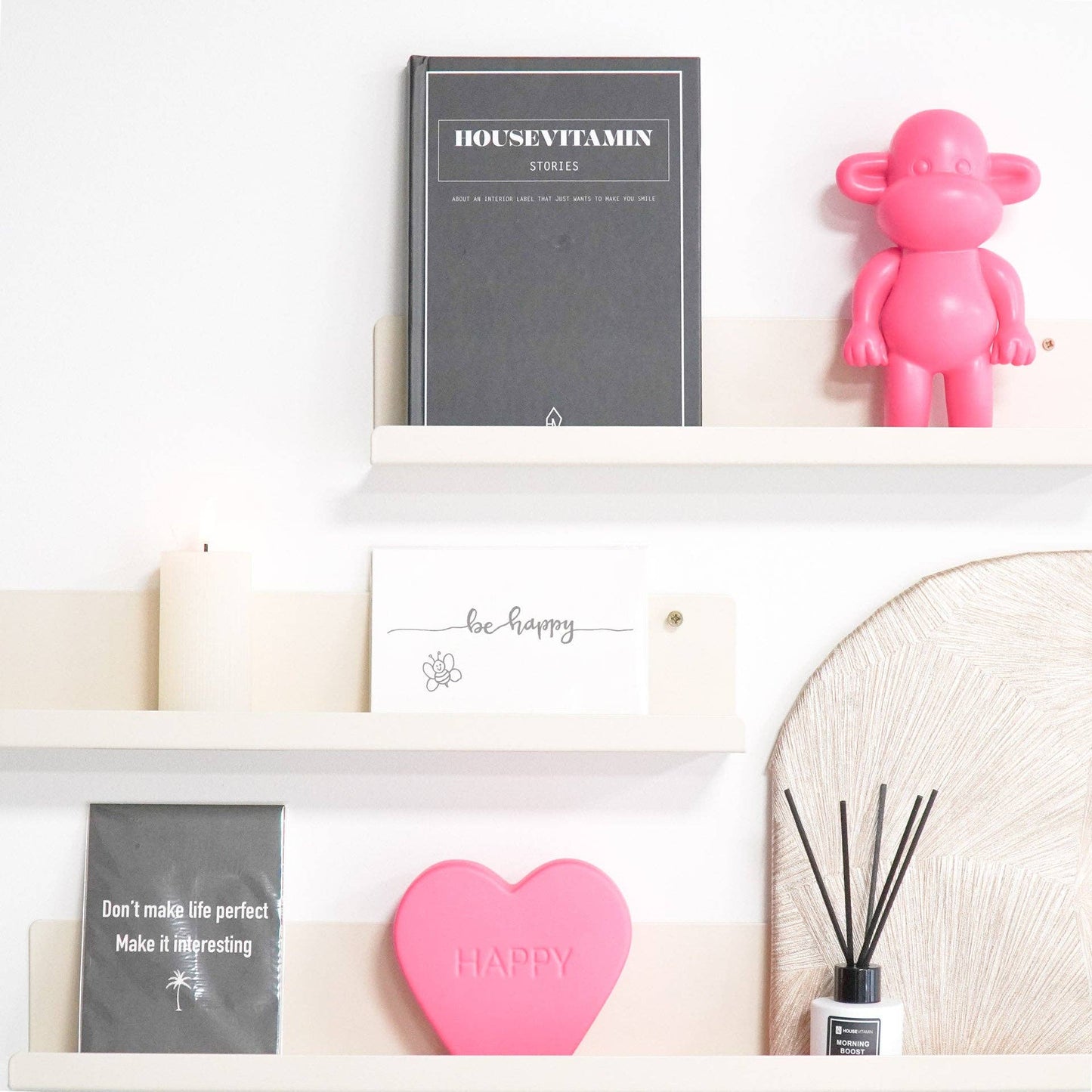 Ornament - Monkey Figurine 'The Legend' - Resin - Pink - 11x7x19cm