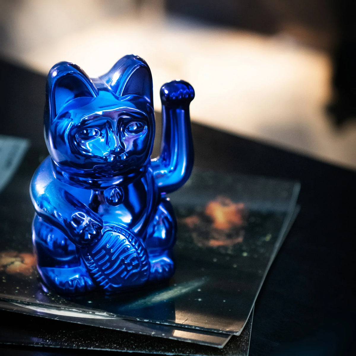 Chat Chanceux Bleu Brillant - Cosmic Edition Terre