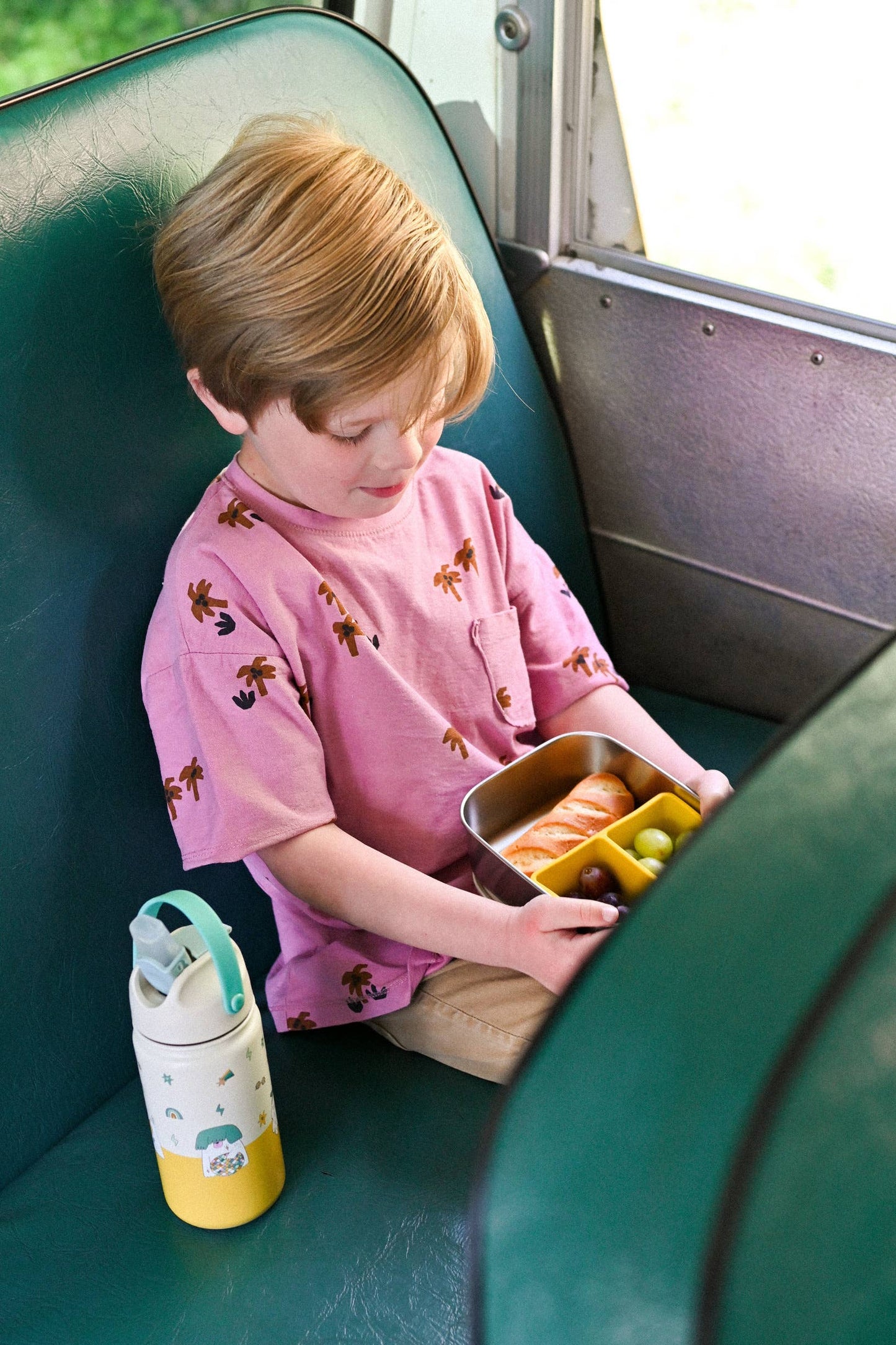 Botella de agua aislada de acero inoxidable para niños con divertido diseño de perro