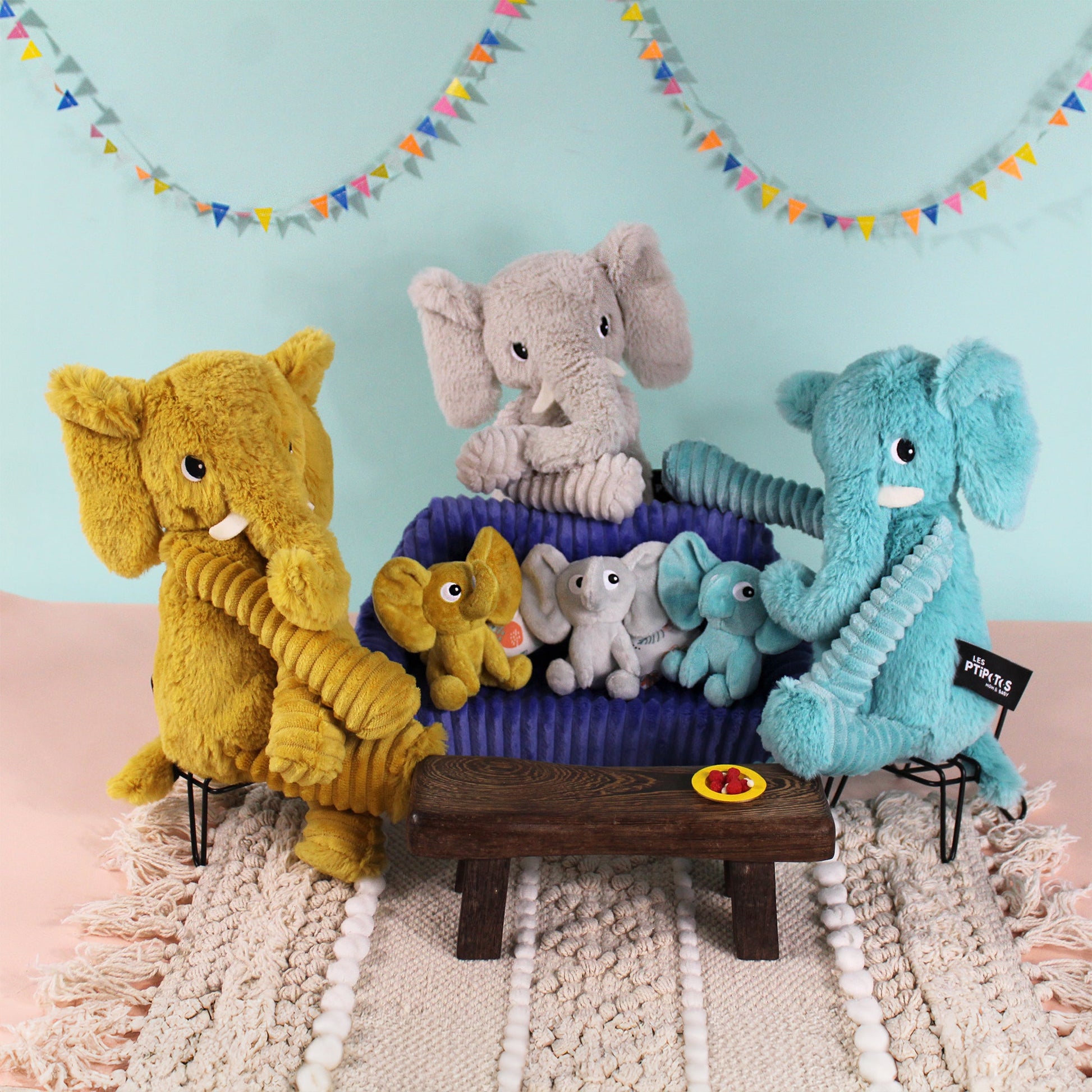 Peluche éléphant Dimoitou maman et son bébé bleu aqua – Les Ptipotos – vue 2