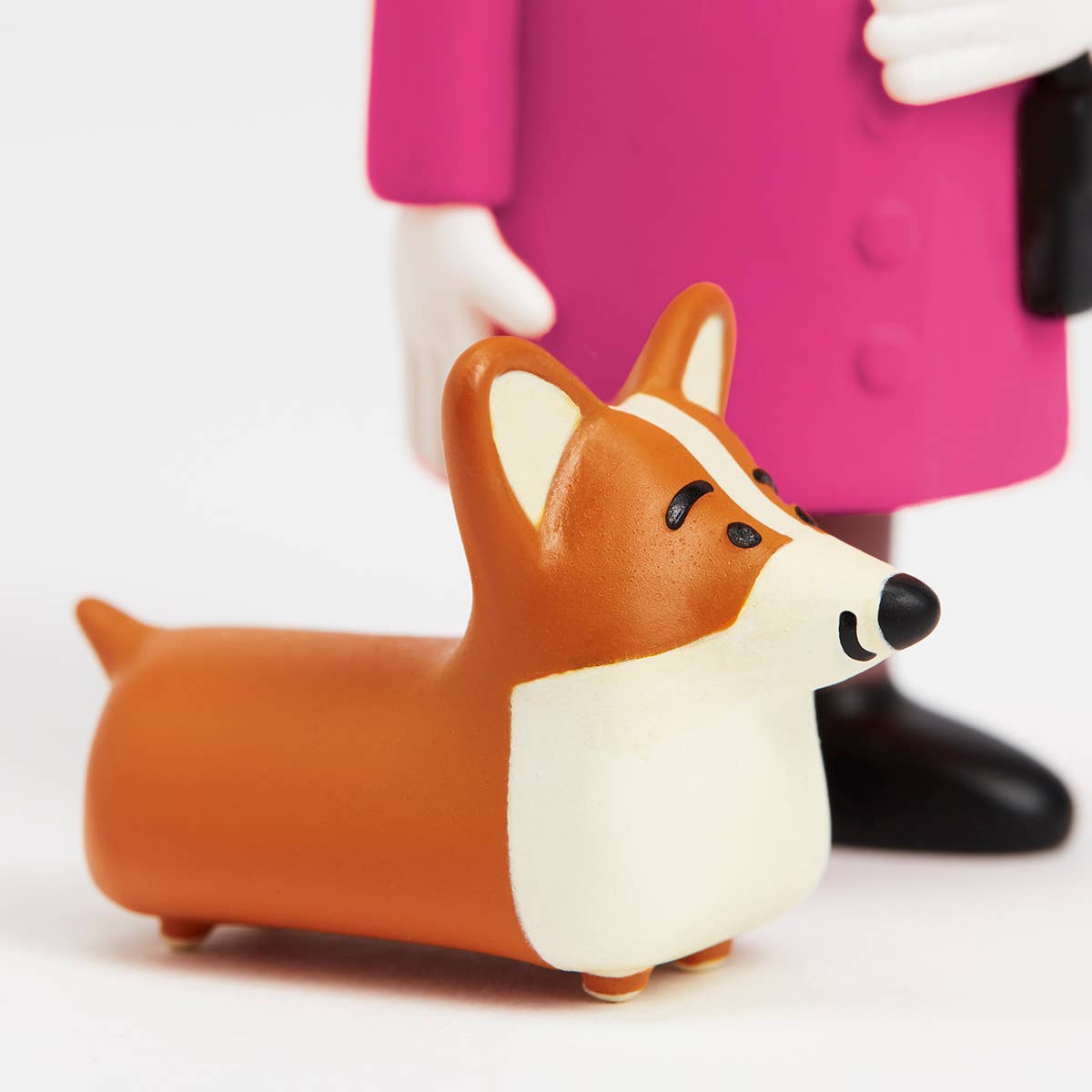 The Queen &amp; Royal Corgi Collectible Item