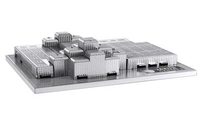 MetalEarth Architecture: JAVITS CONVENTION CENTER 9.8x7.4x2.1cm, maquette 3D en métal avec 2 feuilles, sur carte 12x17cm, 14+