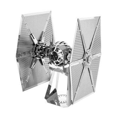 MetalEarth: STAR WARS (EP7) SPECIAL FORCES TIE FIGHTER 5.72x5.08x8.89cm, maquette 3D en métal avec 2 feuilles, sur carte 12x17cm, 14+