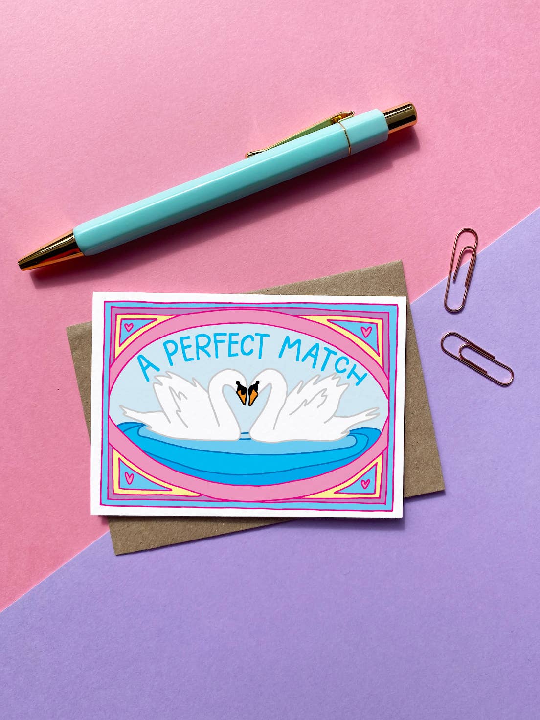 Tarjeta de felicitación "A Perfect Match" de pequeños cisnes