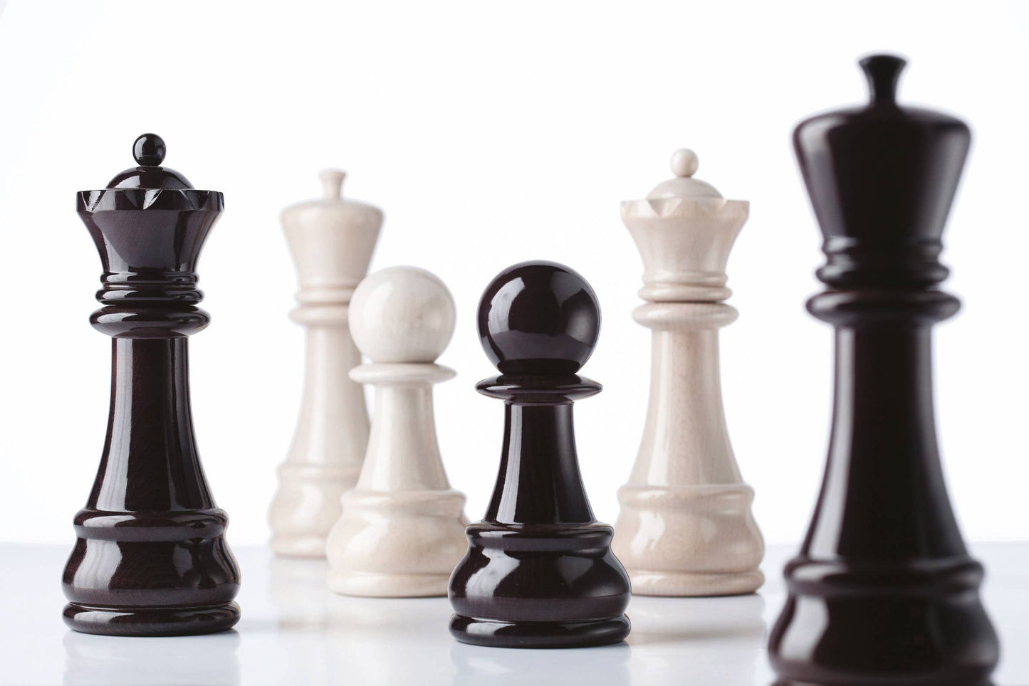 Moulin à épices «Chess» Reine en hêtre laqué noir brillant
