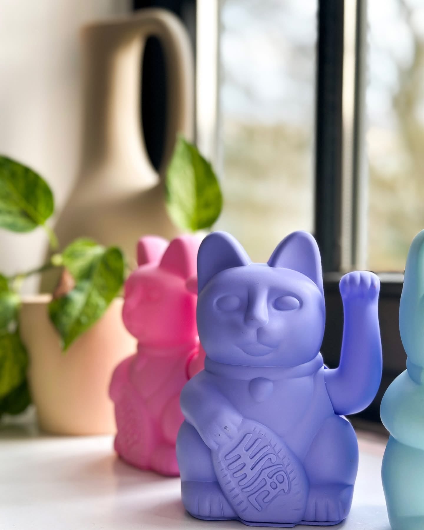 Chat Chanceux Rose Vif