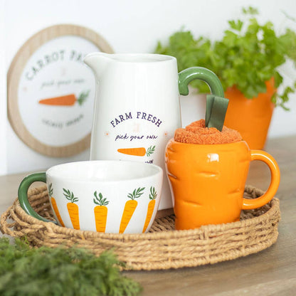 Carrot-shaped cup and sock set