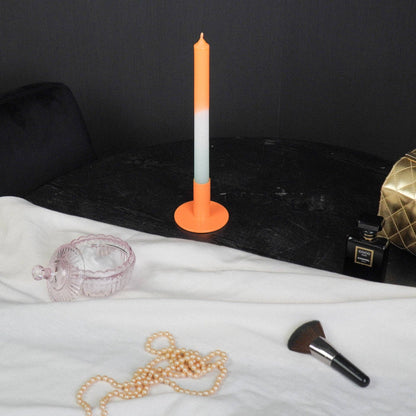 Candelabro básico de metal color naranja de 8 x 8 x 6,5 cm