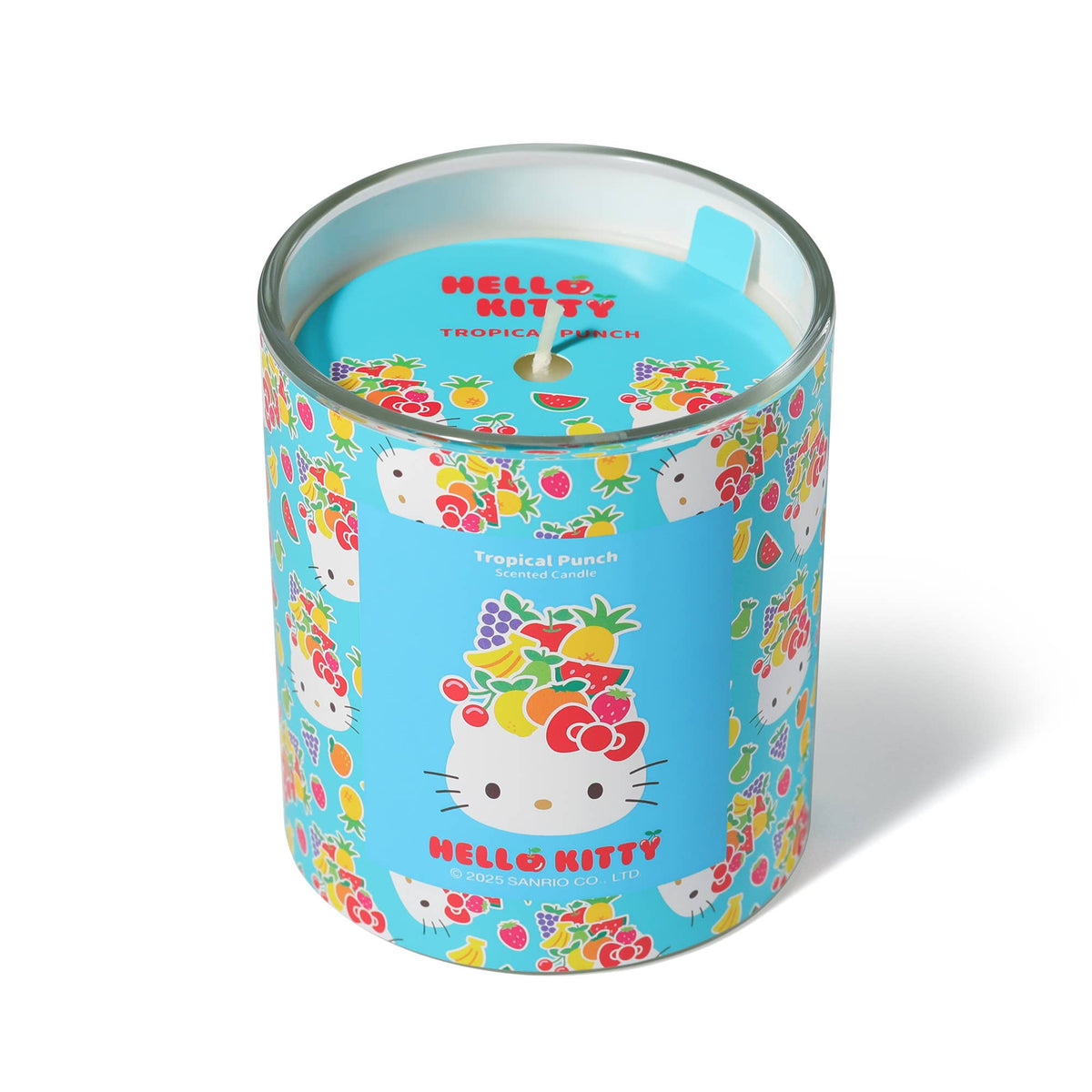 Vela azul com estampado original da Hello Kitty e aroma de ponche tropical.