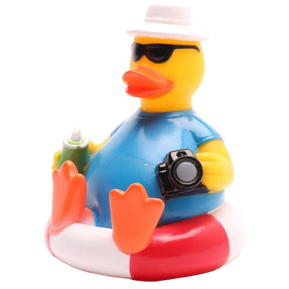 Pato turista en una boya