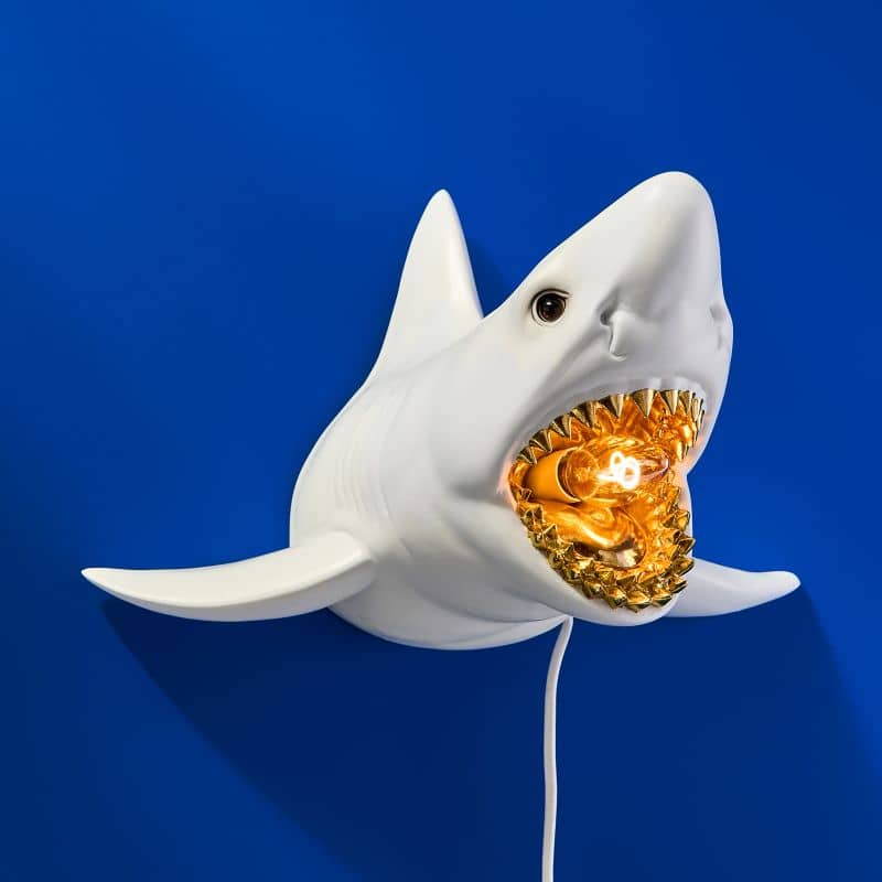 Candeeiro de parede Hai Sharky Shark, branco/dourado