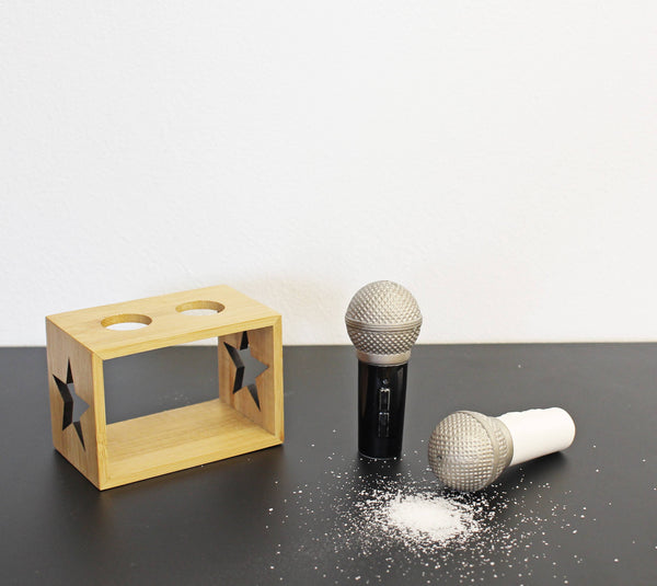 Salière et poivrière Microphones avec support en bois – vue 2