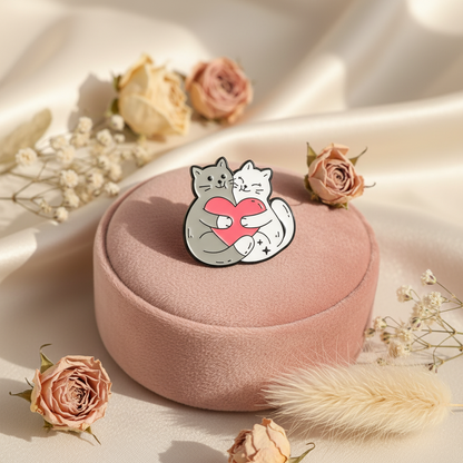 Pines de gatos enamorados