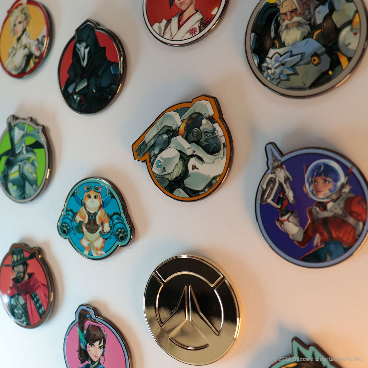 Overwatch - Mystery Pin Badge CDU of 12 Blind Boxes